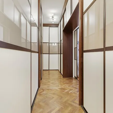 Grand Elegant - Center Apartament *