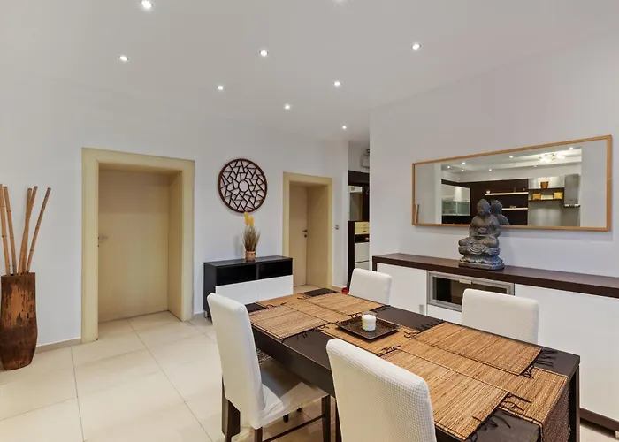 Grand Elegant - Center 아파트